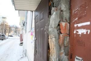 Подъезд дома по ул. Мельникайте, 96