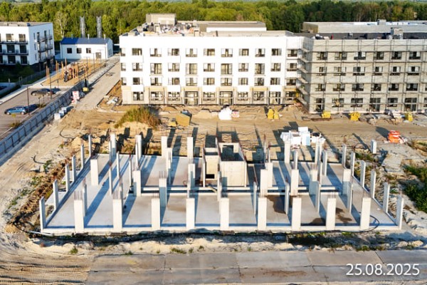 Скандиа. Квартал у озера