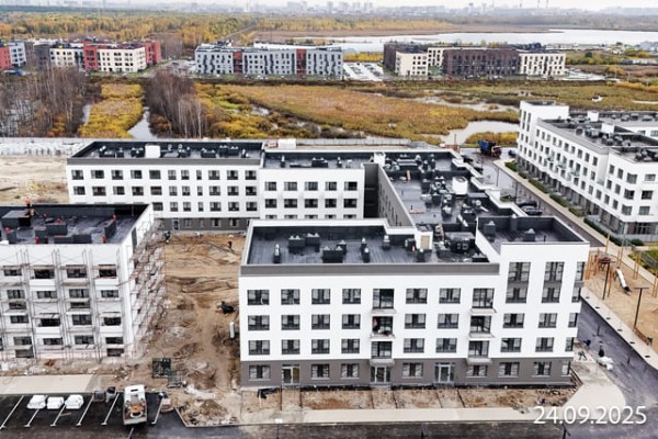 Скандиа. Квартал у озера