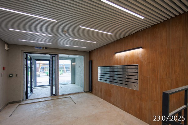 Дивный квартал у озера