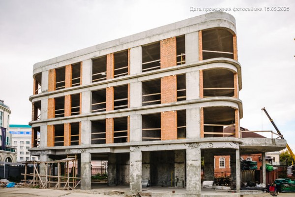 Челюскинцев 5