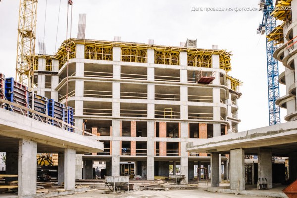 Челюскинцев 5