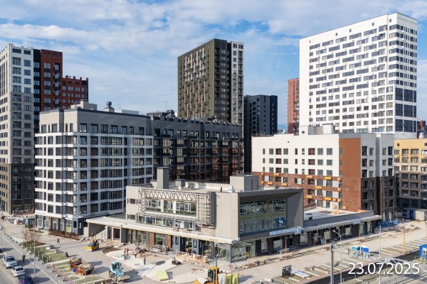 Дивный квартал у озера