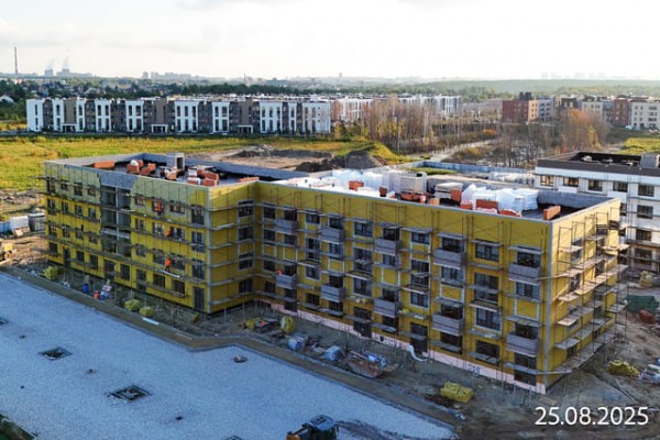 Скандиа. Квартал у озера