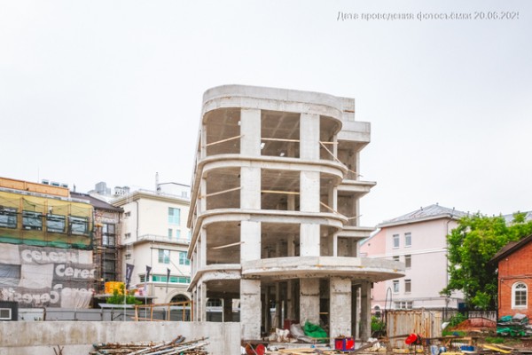 Челюскинцев 5