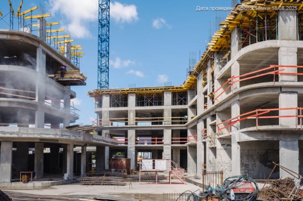 Челюскинцев 5