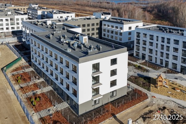 Скандиа. Квартал у озера