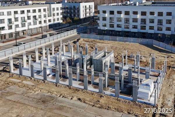 Скандиа. Квартал у озера