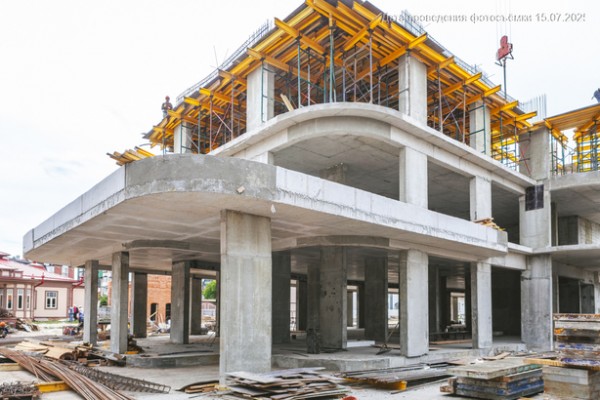 Челюскинцев 5