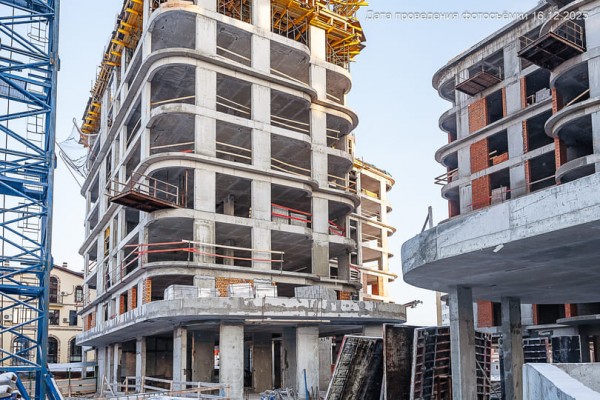 Челюскинцев 5