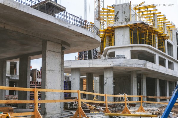 Челюскинцев 5