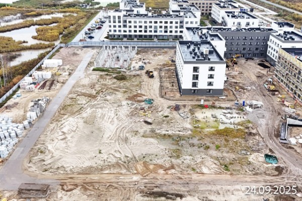 Скандиа. Квартал у озера