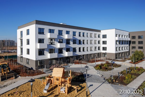 Скандиа. Квартал у озера