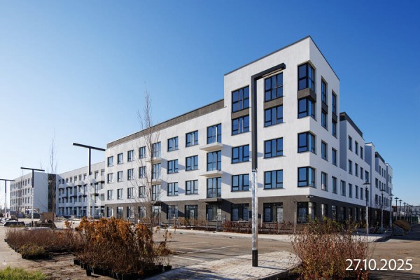 Скандиа. Квартал у озера