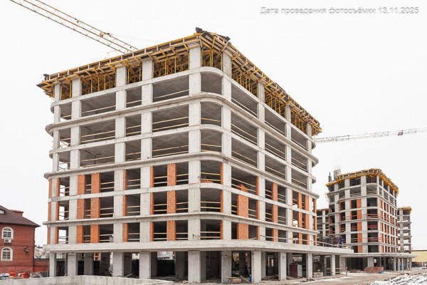 Челюскинцев 5