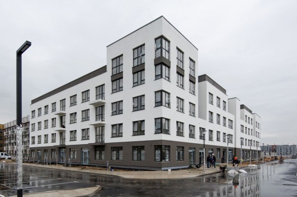 Скандиа. Квартал у озера