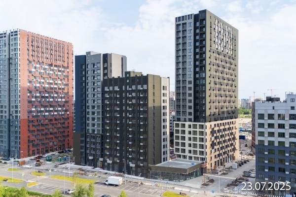 Дивный квартал у озера