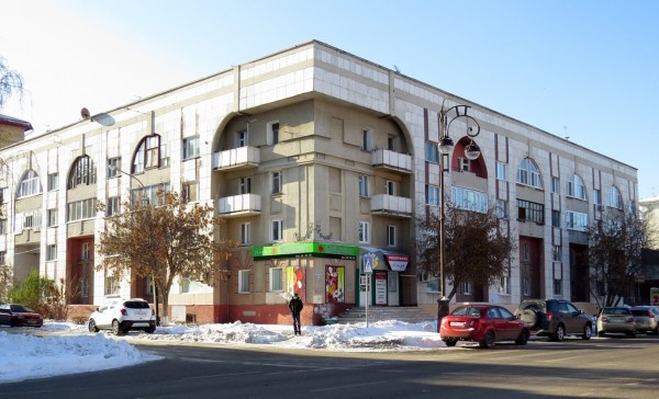 Ул. Республики, 10