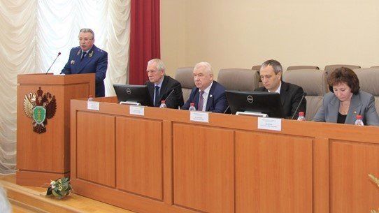 На заседании коллегии выступает Владимир Владимиров