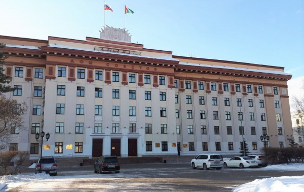 В этом здании Юрий Рогачев работал в должности руководителя Областного комитета по строительству