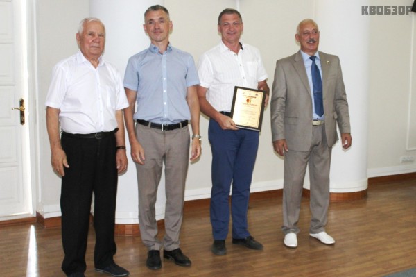 Награды получил Александр Сухомяткин