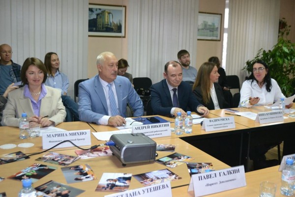 На заседании пресс-клуба Союза строителей Тюменской области (2025 г.)