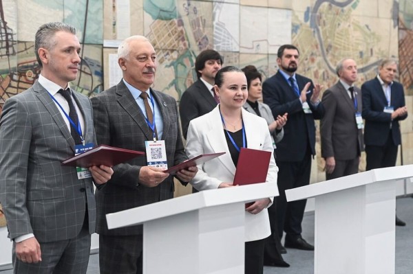 Валерий Киселев, Андрей Никитин и Елена Катаева дали старт 25-му региональному конкурсу строителей