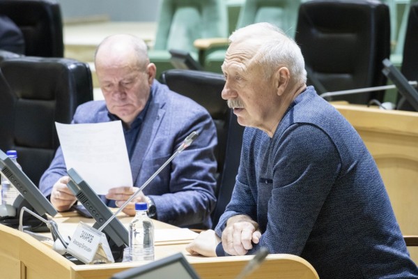 Александр Захаров