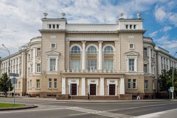 Обучение будущих строителей ведется в здании на ул. Луначарского, 2