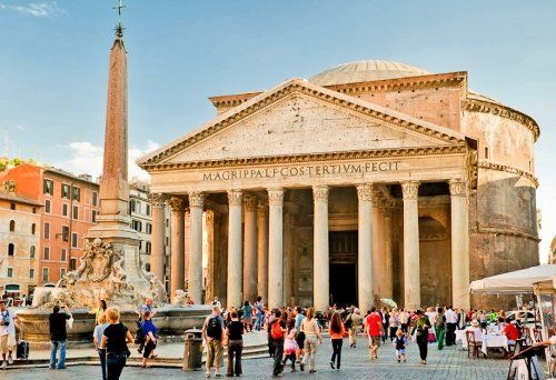 Римский Пантеон – одна из характерных конструкций для архитектуры Древнего Рима, ставшая наиболее популярной во многих архитектурных стилях