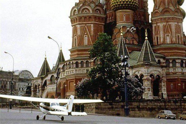 Самолет Матиаса Руста на Красной площади
