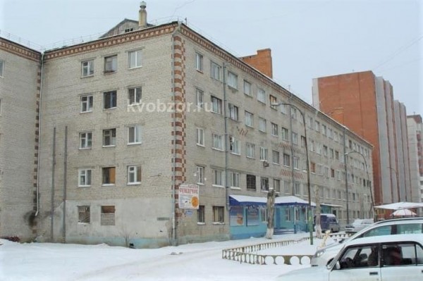 Начальная цена продажи с аукциона жилого помещения площадью 18,9 кв.м в доме по ул. Энергетиков, 47 (фото "КВ" 2013 г.) равна 1 млн 412 тыс. рублей