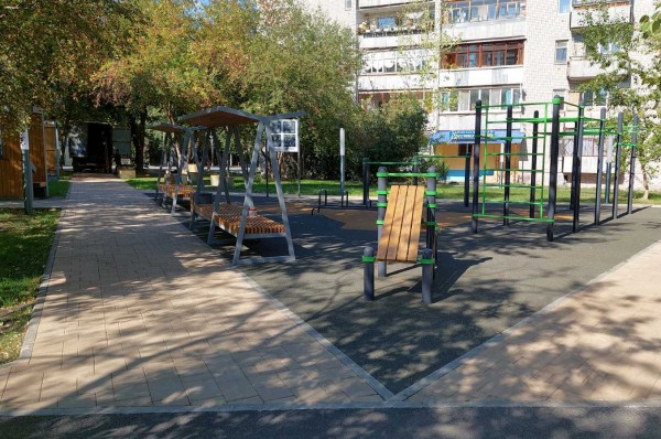 Сквер по ул. Амурской, 68