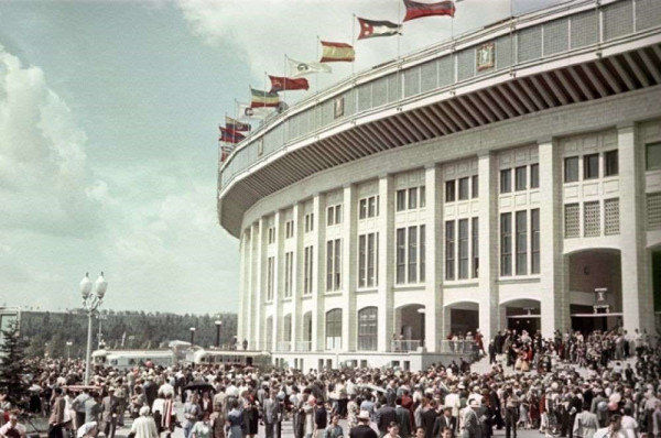 Стадион в день открытия, 1956 год