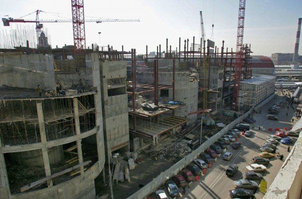 Более 30% городов РФ прекратили строительство торговых центров