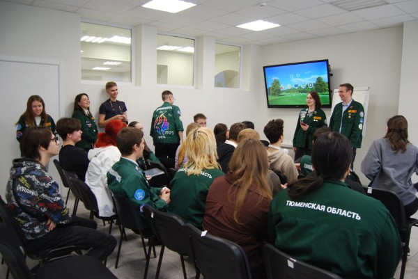 Андрей Феденко раздает задания «для кретива»