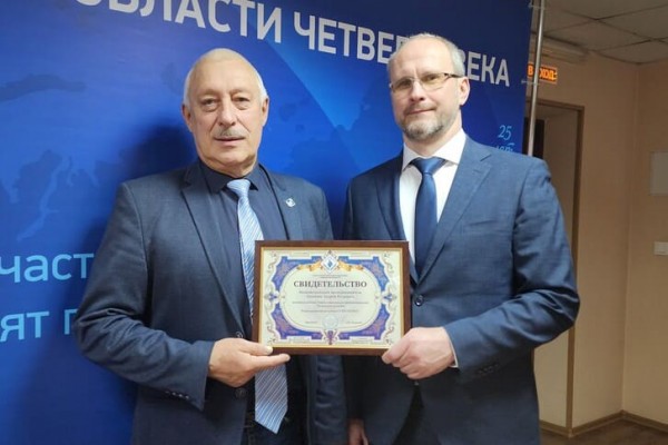 Андрей Никитин вручил Свидетельство о членстве в ССТО Андрею Панасюку