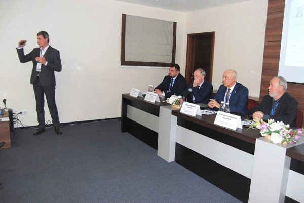 На заседании круглого стола по кадрам в 2025 г.