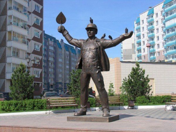 Памятник строителям в г. Красноярске