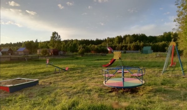 Детская площадка, закупленная администрацией Искинского сельского поселения