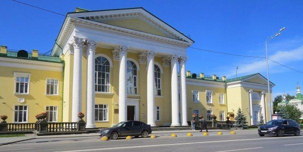 Место проведения слушаний – Дворец искусств «Пионер»
