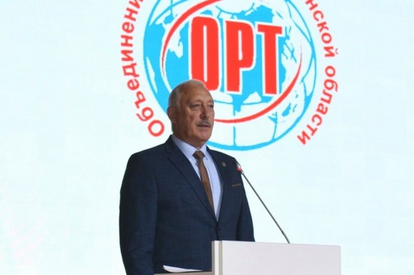 Президент Союза строителей Андрей Никитин приветствует участников Форума