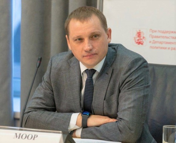 Александр Моор