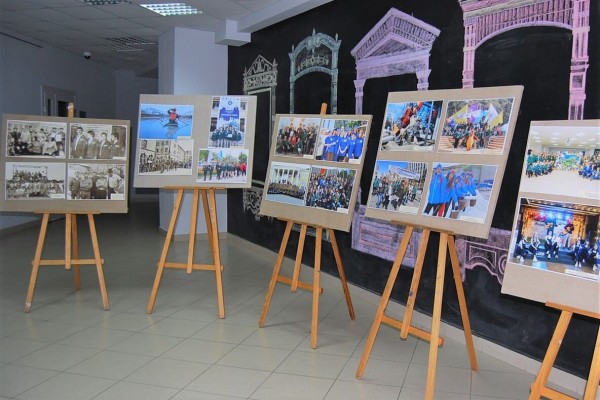 Фотовыставка, посвященная стройотрядам Тюменской области