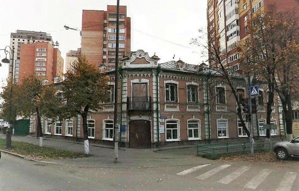 Первый абоненский пункт был открыт на ул. Первомайская, 40 в 2003 г.