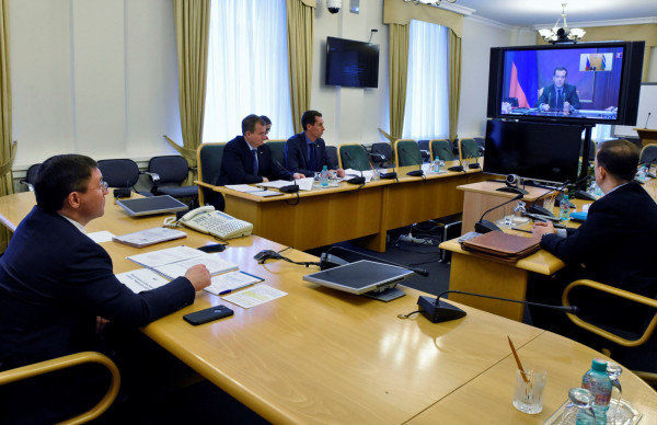 Видеоконференцсвязь с премьер-министром Дмитрием Медведевым