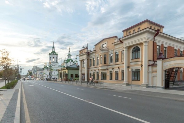 Объекты культурного наследия на ул. Ленина, 45 и 47 в Тюмени после реставрации