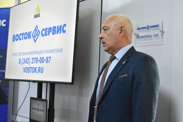 Приветствует Андрей Никитин