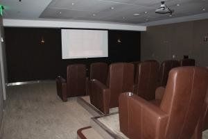 Элитный дом - кинозал общего пользования