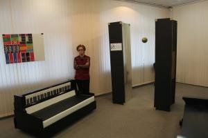 Диван-пианино и буква «Й»